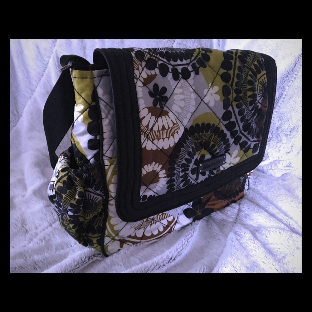 Vera Bradley Puffy Cocoa Moss  Quilted Messenger